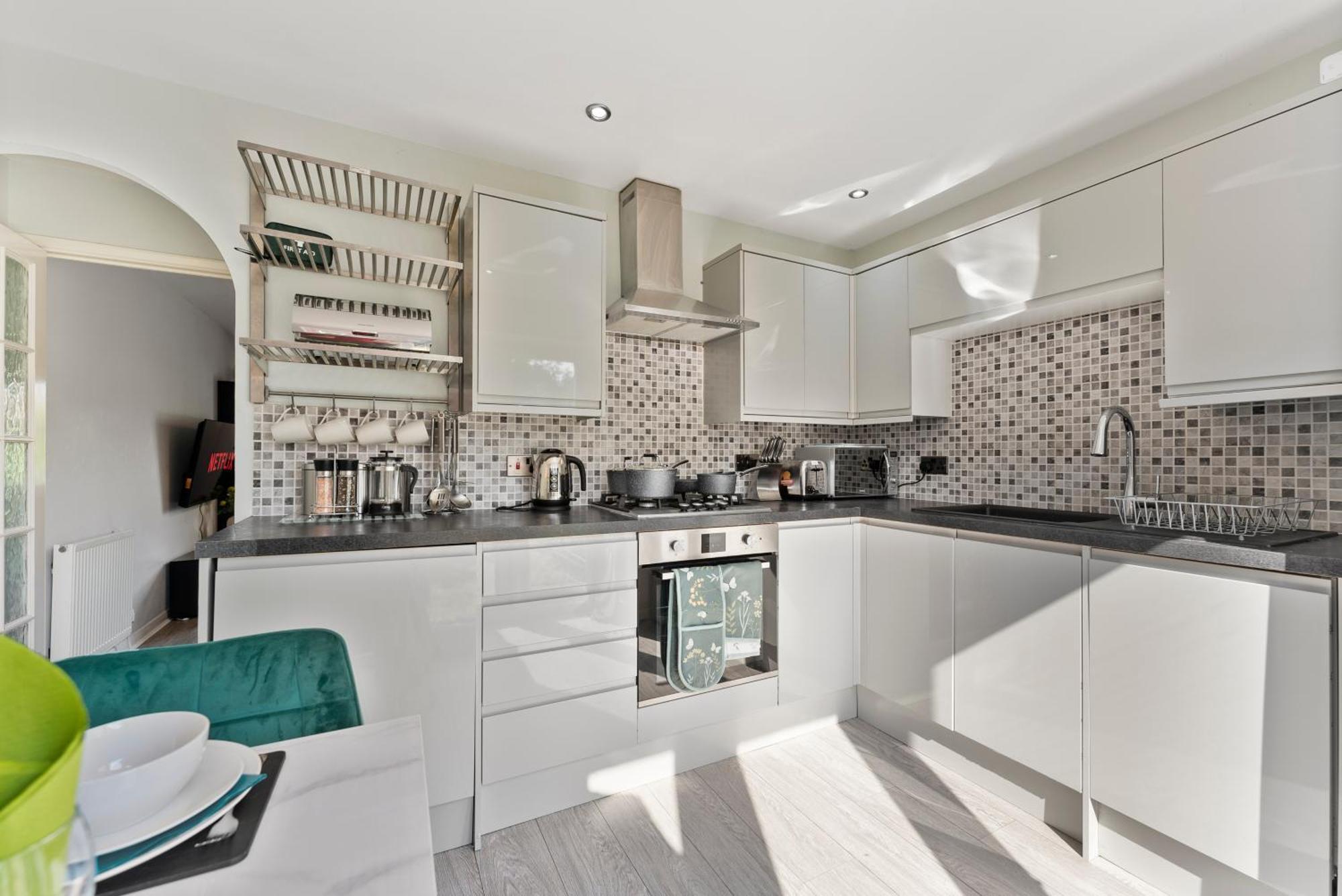 Modern 2-bedroom House - Garden - Parking